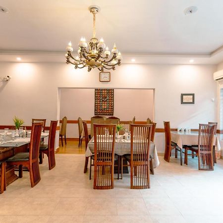 Vip House Hotel Peshawar Bagian luar foto