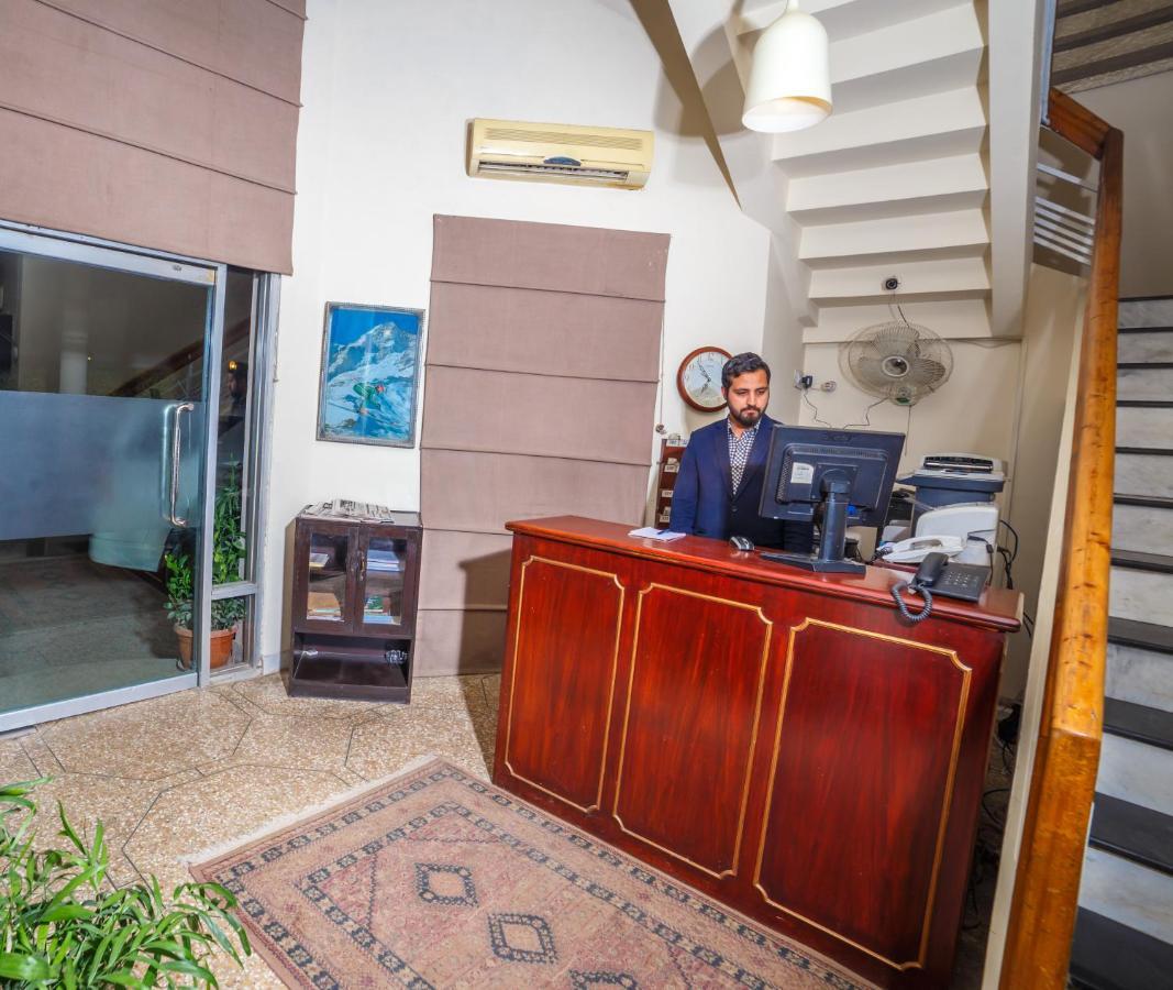 Vip House Hotel Peshawar Bagian luar foto