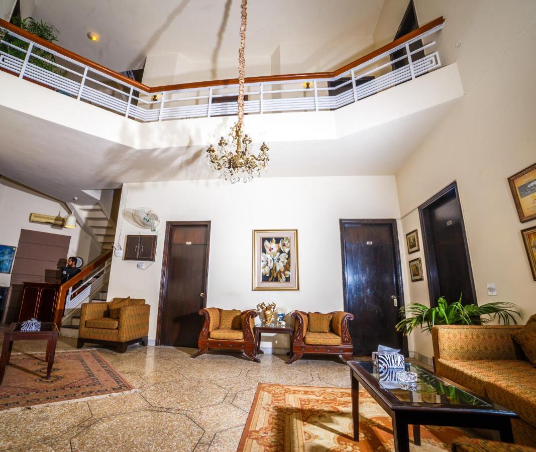 Vip House Hotel Peshawar Bagian luar foto
