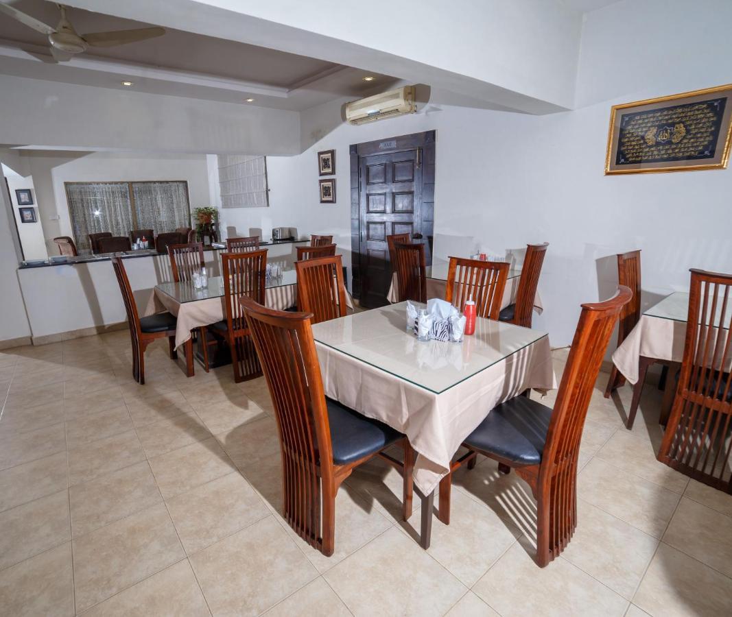 Vip House Hotel Peshawar Bagian luar foto