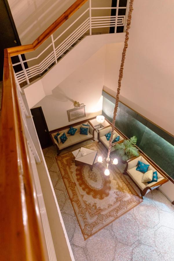 Vip House Hotel Peshawar Bagian luar foto
