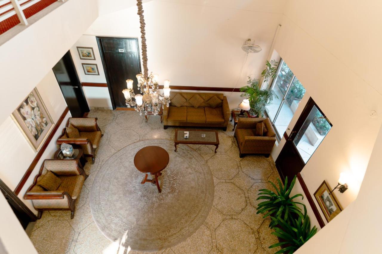 Vip House Hotel Peshawar Bagian luar foto