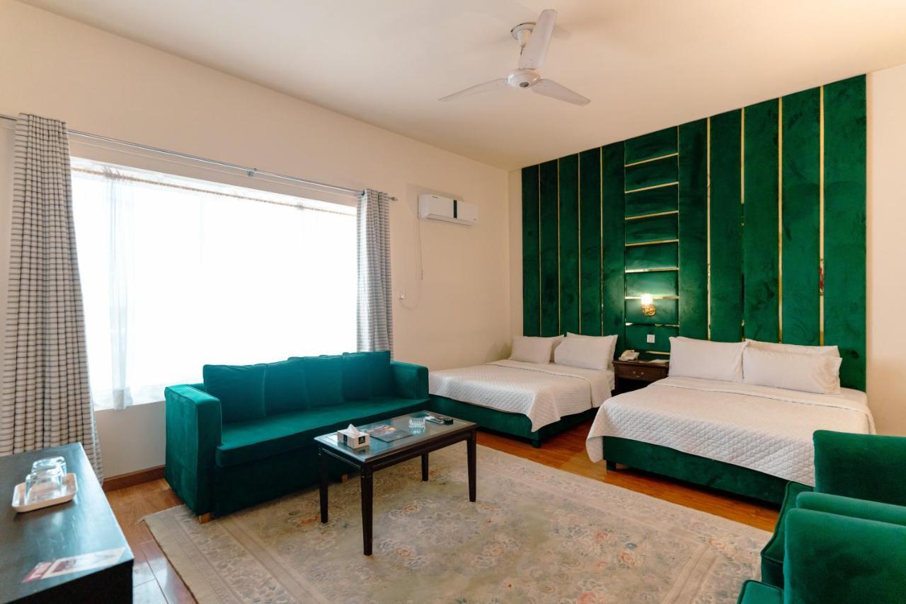 Vip House Hotel Peshawar Bagian luar foto