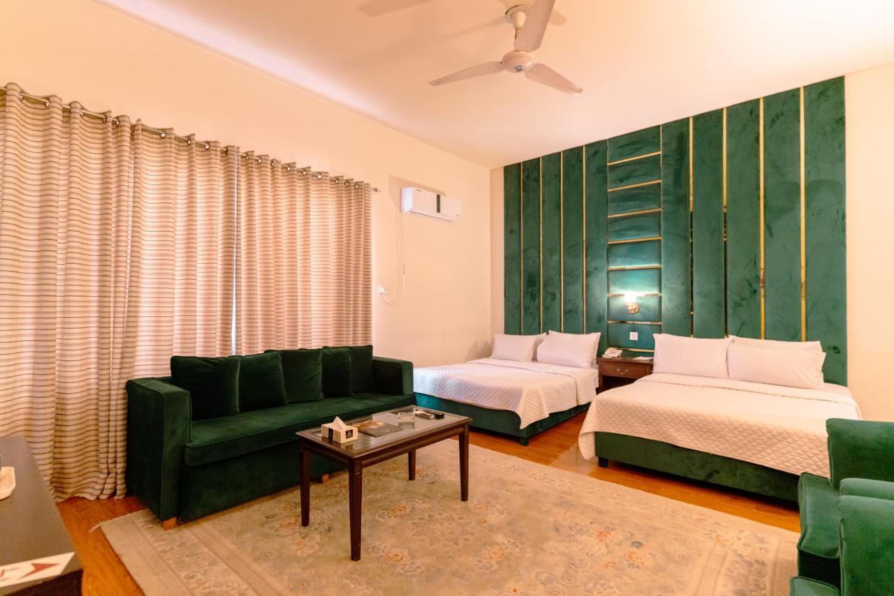 Vip House Hotel Peshawar Bagian luar foto
